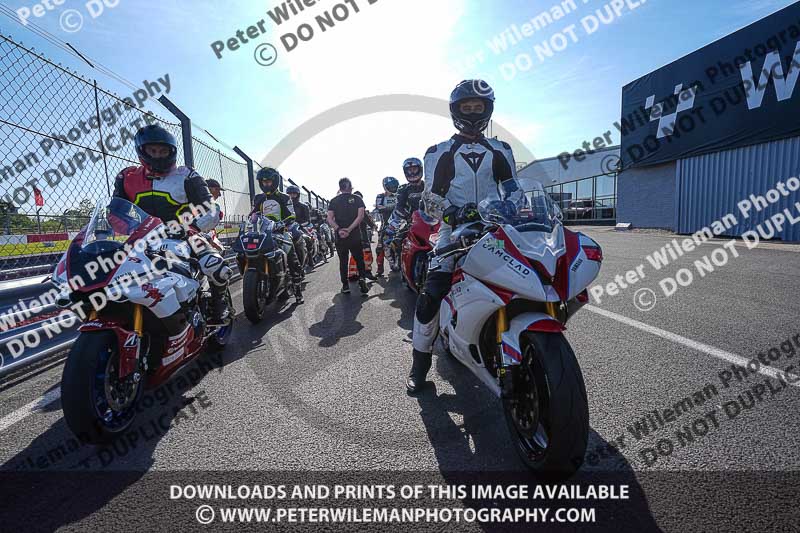 donington no limits trackday;donington park photographs;donington trackday photographs;no limits trackdays;peter wileman photography;trackday digital images;trackday photos